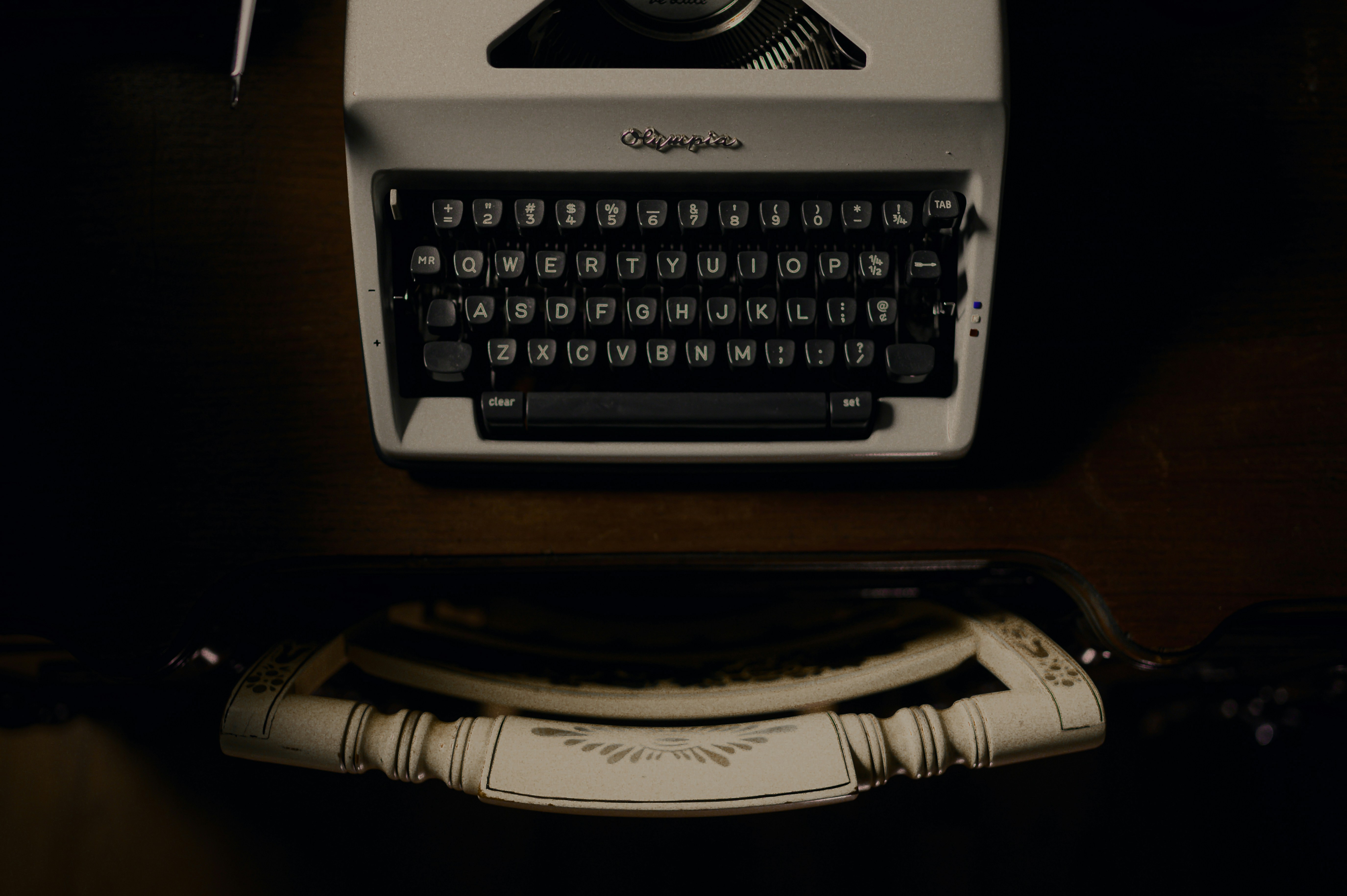 エッジコンピューティング環境で動作するIoTデバイスのイメージ図