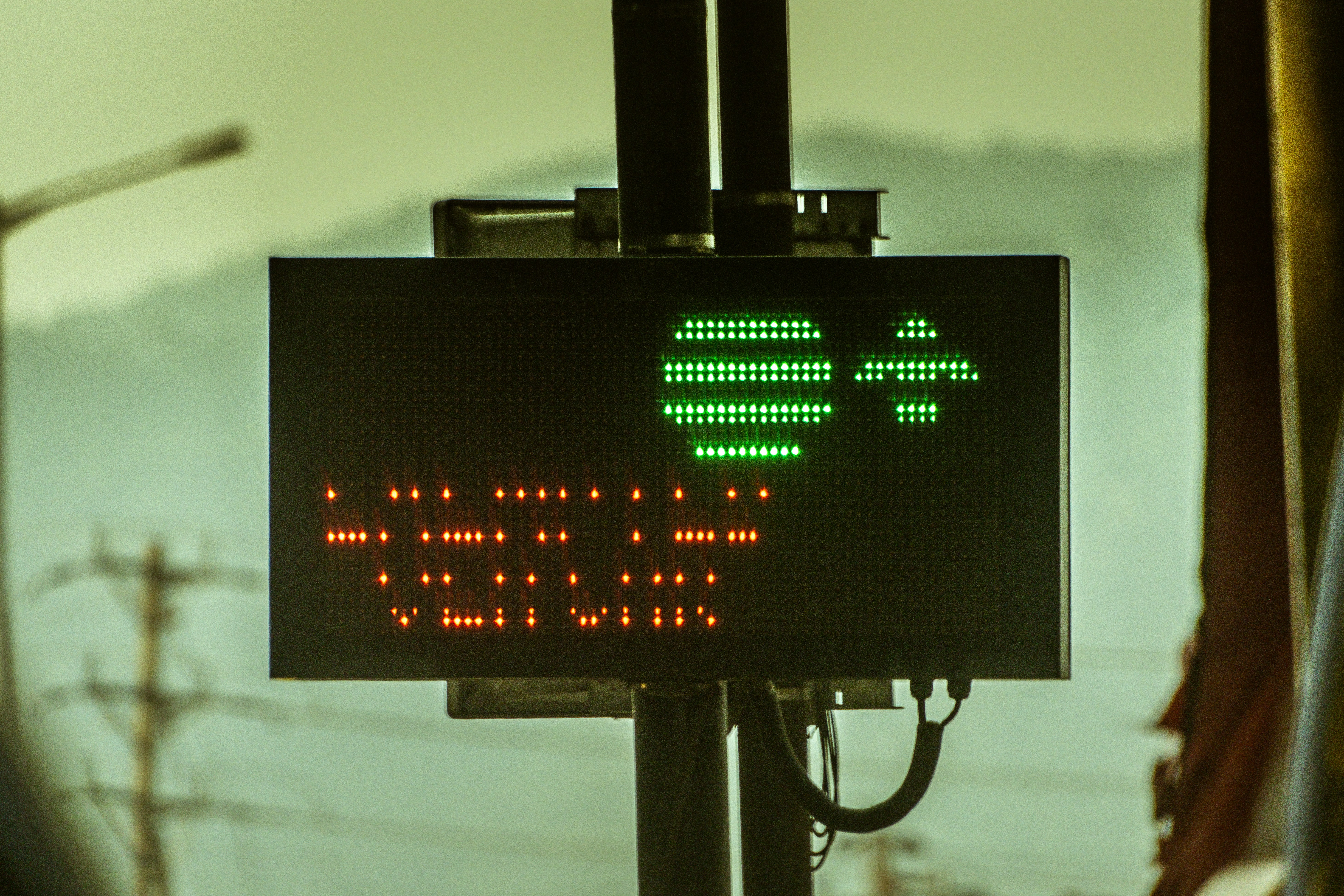 自動車と産業機械がCAN通信で連携し動作しているシーンを俯瞰的に描いたイラスト</span></span></span></span></span>” class=”wp-image-1753″/><span style=