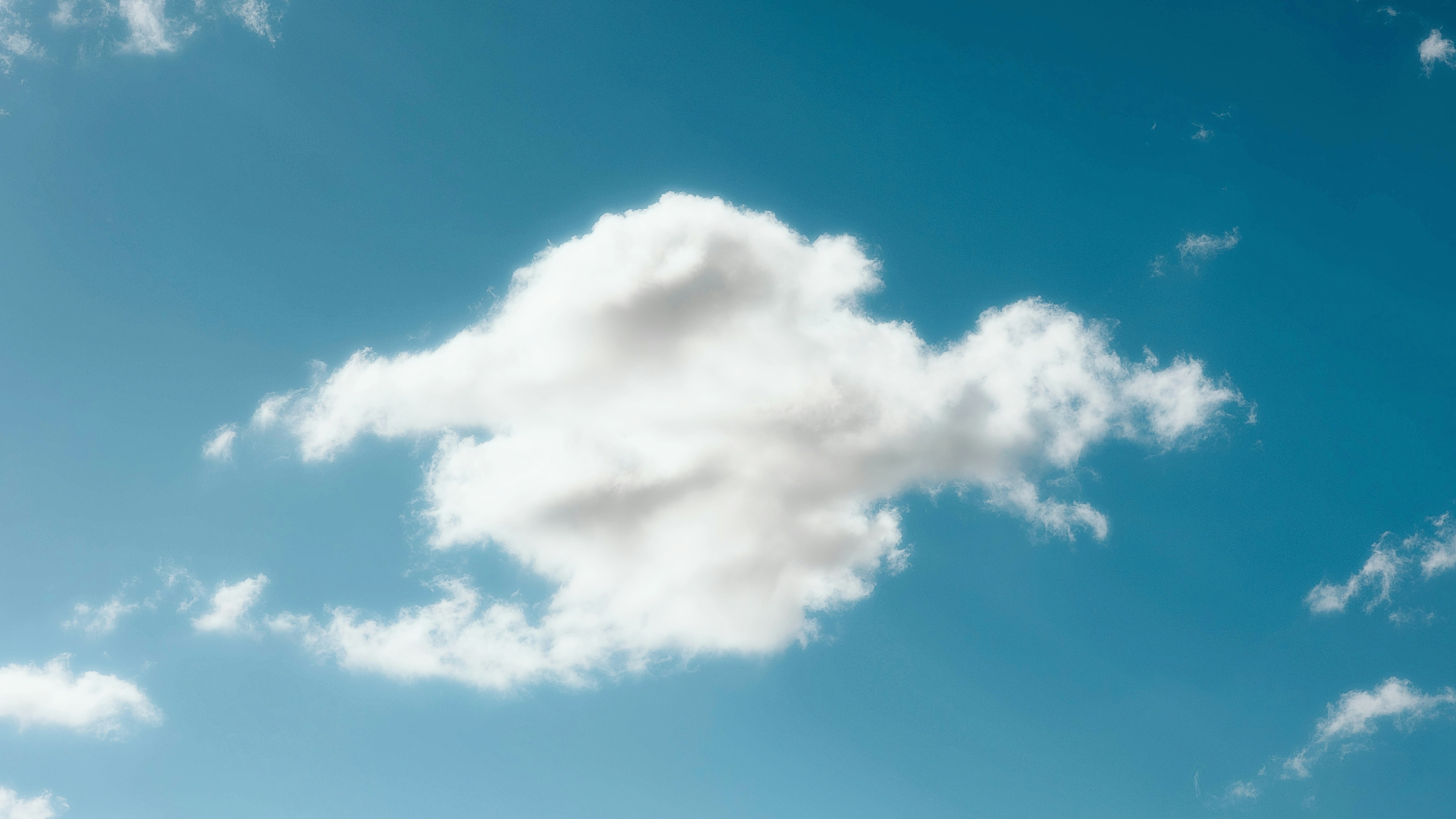 エッジデバイスとクラウド間でデータがリアルタイム通信しているネットワーク構成イメージ